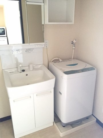 レオネクストコーポシャロームの内装|独立洗面台