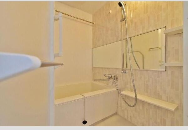 セレニティー東山公園の浴室