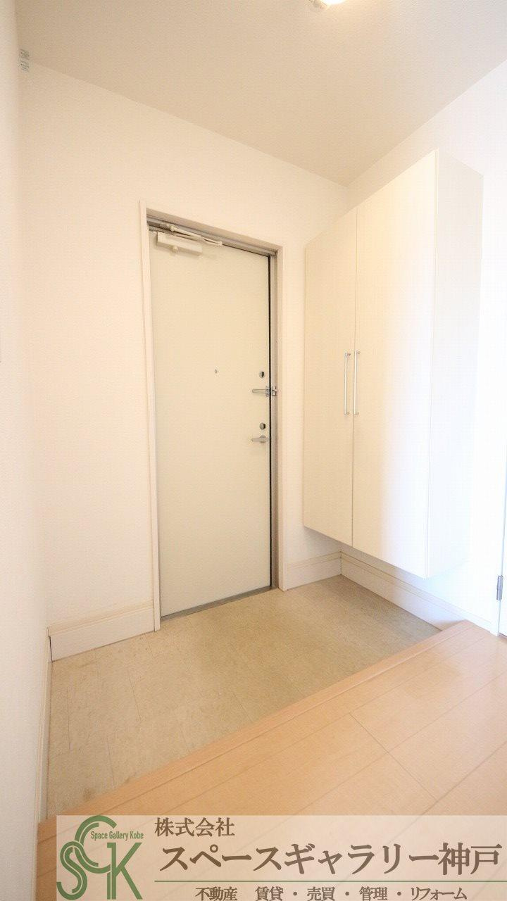 グランドアトリオ神戸西　D棟の玄関|※お部屋により仕様が異なる可能性があります。