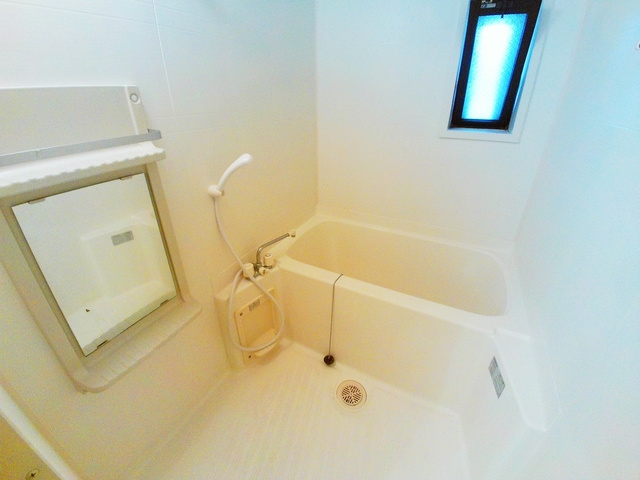 スリージェ壱番館の浴室