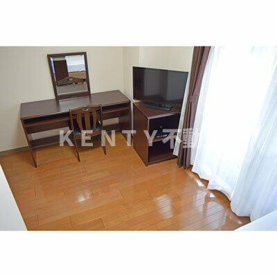 【居間・リビング】 | ルーブル田園調布南 | こちらのリビングで趣味の時間をお楽しみください