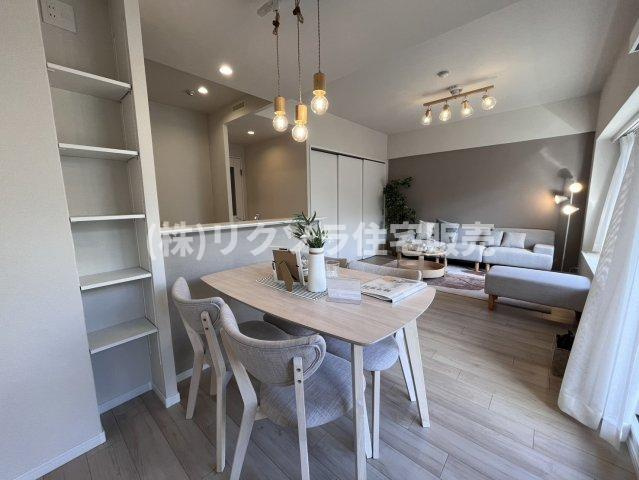 オークヒルズ香里弐番館の居間・リビング|LDK14.6帖　使い勝手の良い洋室が隣接しています
■物件内覧・資金計画相談・住宅ローン相談、リフォーム相談、お問合せ受付中■
※当日・翌日のご内覧、ご相談はお電話でのお問合せがスムーズです！