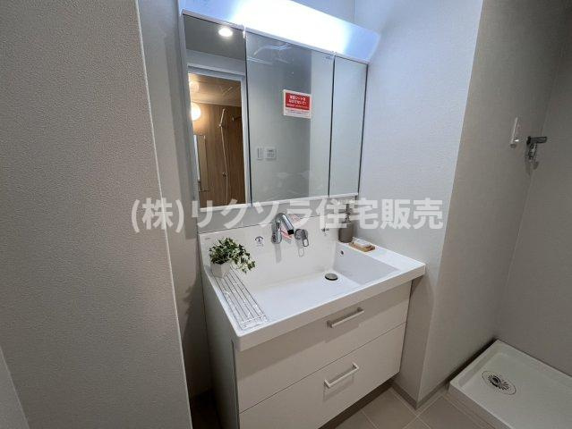 オークヒルズ香里弐番館の内装|洋室4.8帖　バルコニー付き
■物件内覧・資金計画相談・住宅ローン相談、リフォーム相談、お問合せ受付中■
※当日・翌日のご内覧、ご相談はお電話でのお問合せがスムーズです！