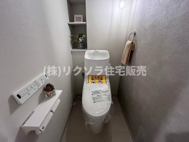 オークヒルズ香里弐番館の玄関|シューズボックス
■物件内覧・資金計画相談・住宅ローン相談、リフォーム相談、お問合せ受付中■
※当日・翌日のご内覧、ご相談はお電話でのお問合せがスムーズです！