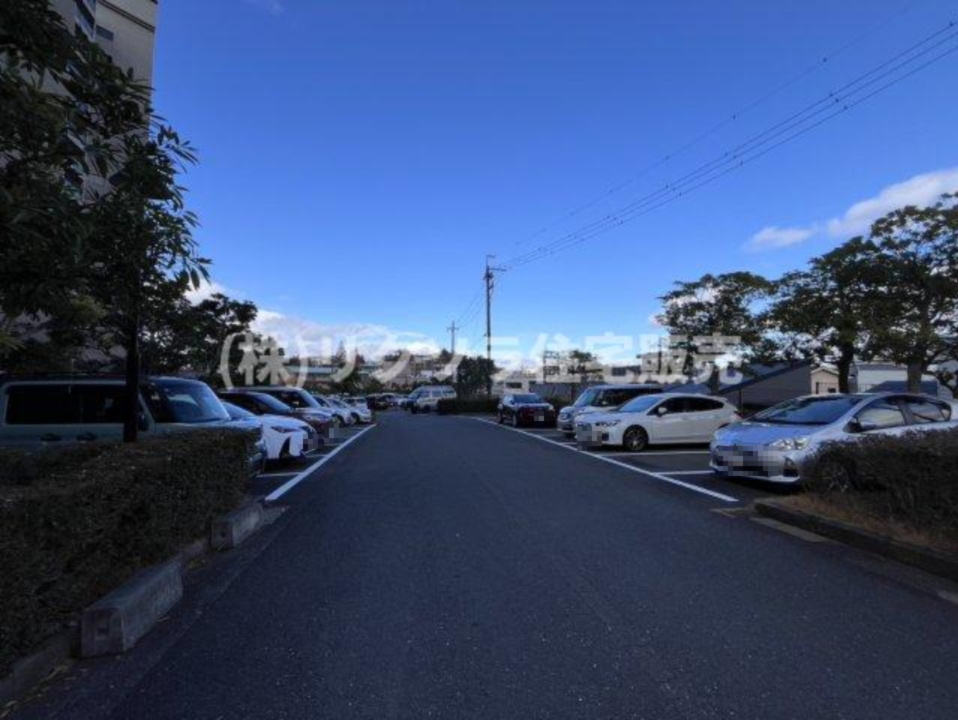 オークヒルズ香里弐番館の駐車場|■物件内覧・資金計画相談・住宅ローン相談、リフォーム相談、お問合せ受付中■
※当日・翌日のご内覧、ご相談はお電話でのお問合せがスムーズです！