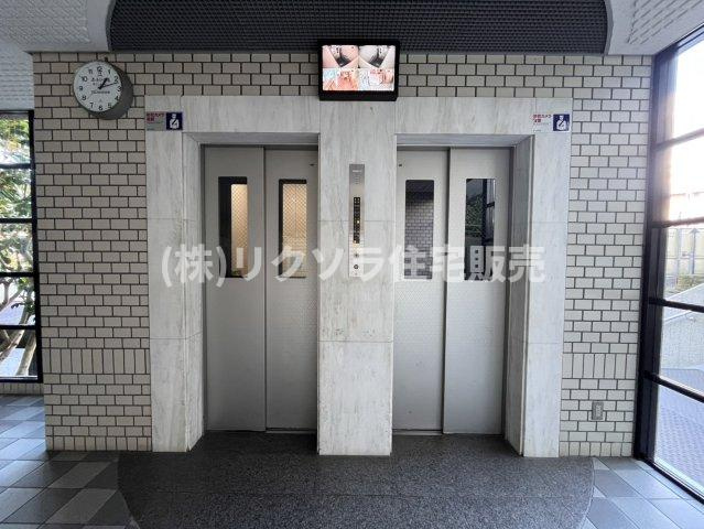 オークヒルズ香里弐番館のその他共用部分|エレベーター2基
■物件内覧・資金計画相談・住宅ローン相談、リフォーム相談、お問合せ受付中■
※当日・翌日のご内覧、ご相談はお電話でのお問合せがスムーズです！