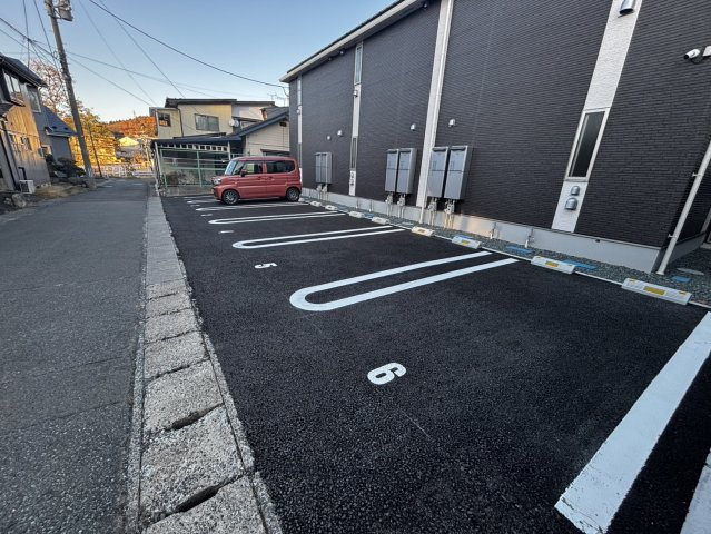 【新築】アラ・ミゾンの駐車場