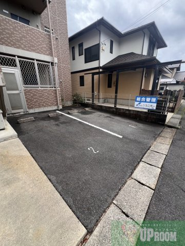 レジーナ鳥居松の駐車場