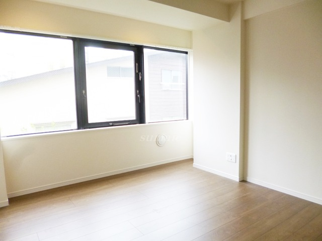 レフューム駒込の居間・リビング|日当たり良好なリビングです！