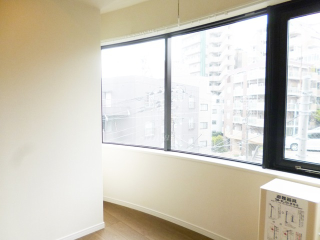 レフューム駒込の洋室|中央の洋室４．５帖のお部屋はこちらです！