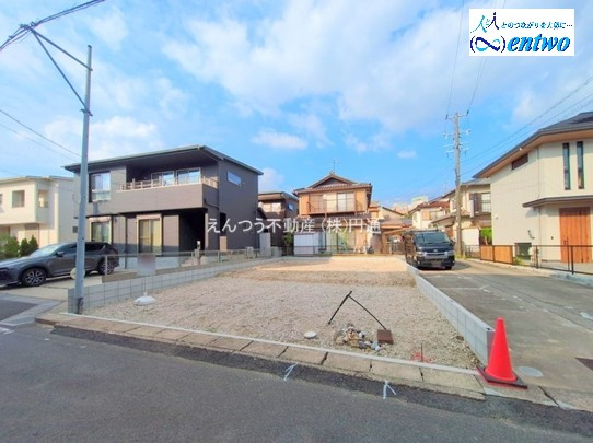 リーブルガーデン赤重町の前面道路含む現地写真