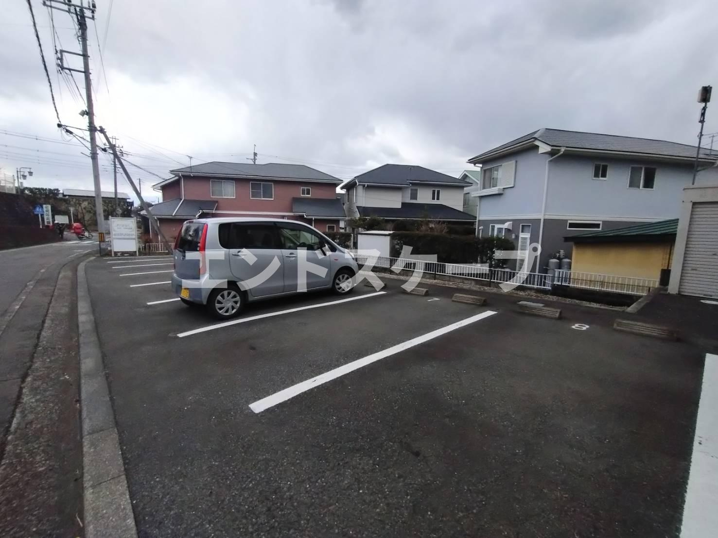 アージュ　Ⅱの駐車場|高崎、前橋のお部屋探しはエンドスケープまで！お客様の理想お聞かせ下さい♪