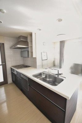 【キッチン】 | クレアホームズ上荒田 | ※家具等はAI機能で削除しております。