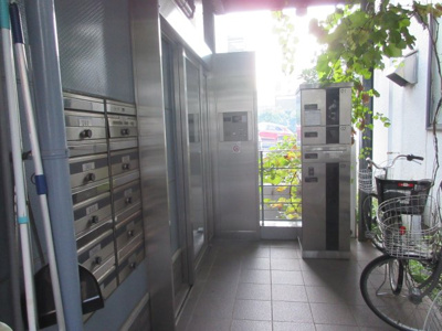 【エントランス】 | ＬＵビル