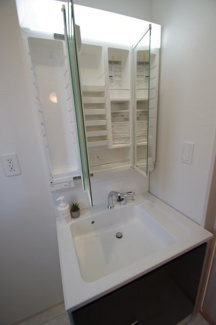 【洗面所】 | 【仲介手数料無料！！】府中市日新町5丁目　新築戸建て（全19棟）D号棟　5090万円