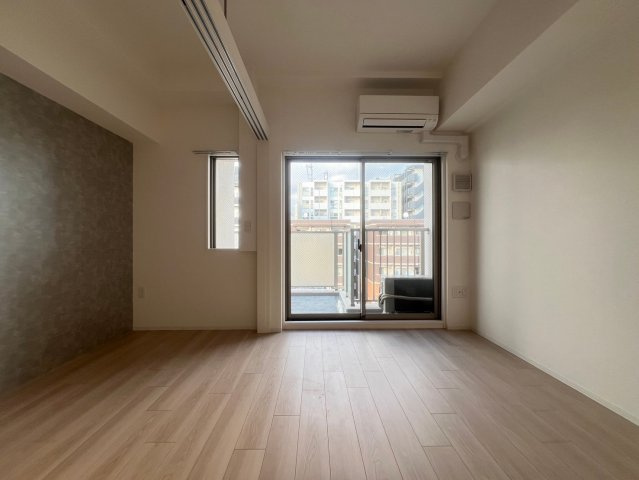 セレニテ難波ミラク弐番館の居間・リビング