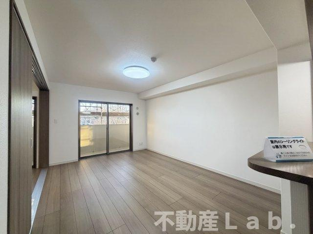 ソルーナ松橋の居間・リビング|１B号室(モデルルーム)の写真です。