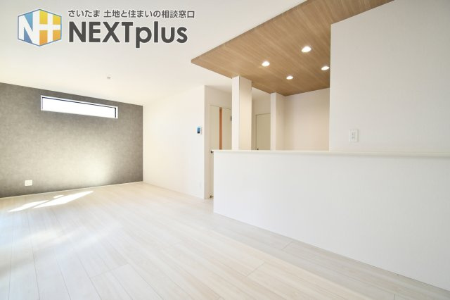 上尾市上27期全1棟の居間・リビング