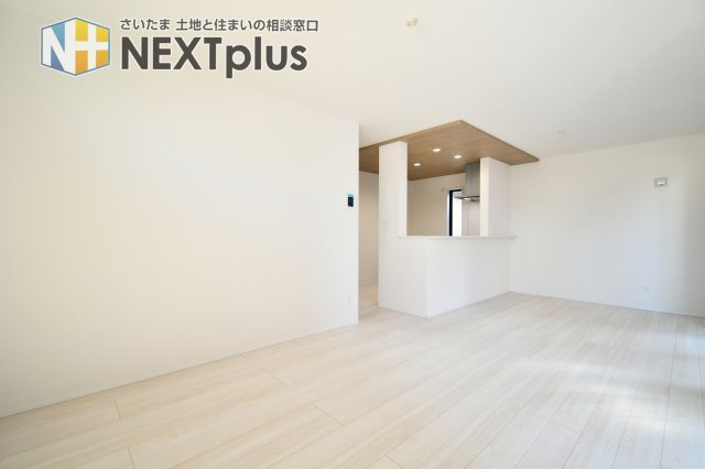 上尾市上27期全1棟の居間・リビング