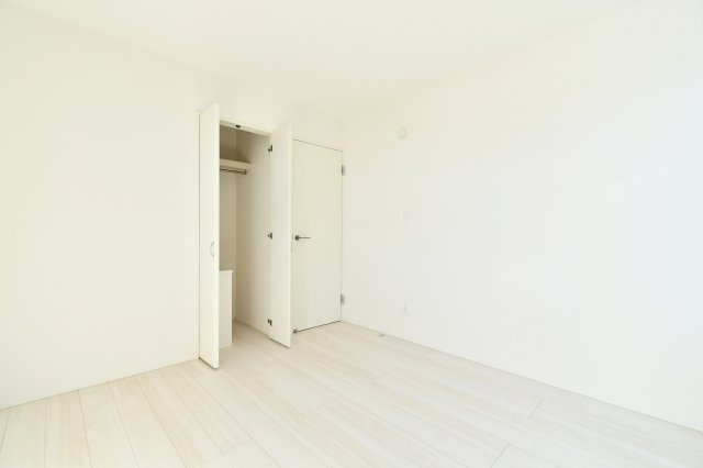 上尾市上27期全1棟の洋室|洋室②：