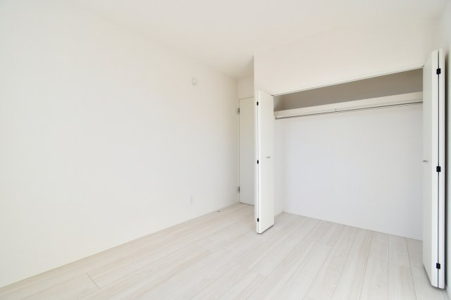 上尾市上27期全1棟の洋室|洋室③：