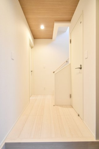 上尾市上27期全1棟の玄関