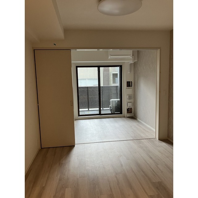 ソルレヴェンテ北堀江Qの居間・リビング