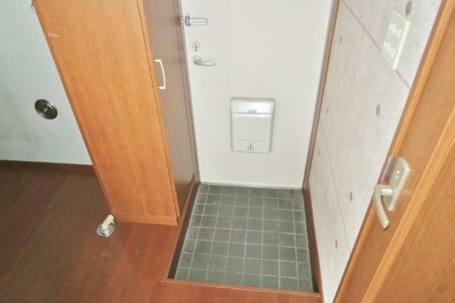 オリーブステージB棟の玄関|※別室参考写真です。