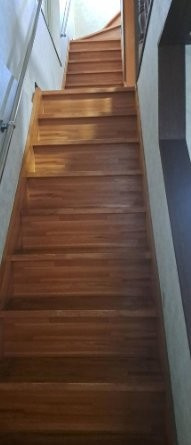 島頭2丁目　中古一戸建ての内装|階段
■物件内覧・資金計画相談・住宅ローン相談、リフォーム相談、お問合せ受付中■
※当日・翌日のご内覧、ご相談はお電話でのお問合せがスムーズです！