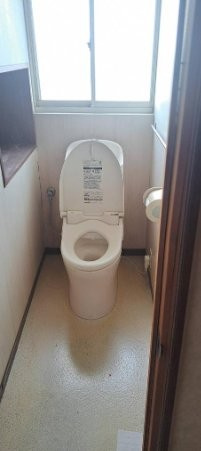 島頭2丁目　中古一戸建てのトイレ|■物件内覧・資金計画相談・住宅ローン相談、リフォーム相談、お問合せ受付中■
※当日・翌日のご内覧、ご相談はお電話でのお問合せがスムーズです！