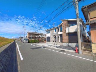【前面道路含む現地写真】 | 名古屋市中川区中須町字藤六1-3【仲介手数料無料】新築一戸建て　2号棟