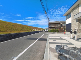 【前面道路含む現地写真】 | 名古屋市中川区中須町字藤六1-3【仲介手数料無料】新築一戸建て　2号棟