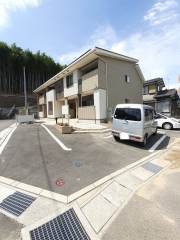 グレイシャスの駐車場