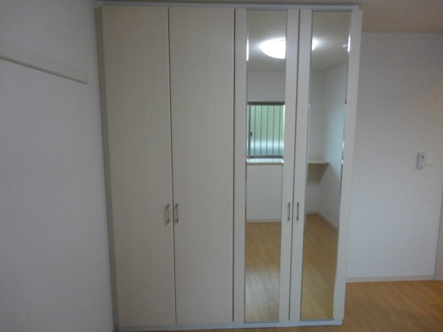 スカイヒルズ光　朝日の収納|クローゼット