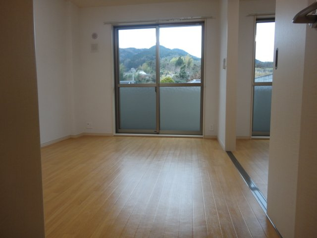 スカイヒルズ光　朝日の内装|洋室