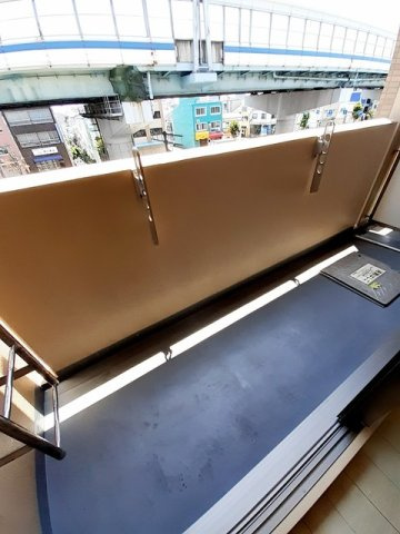 クラシェス新長田のバルコニー