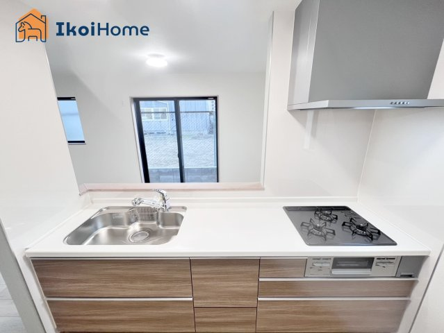 明石市大久保町西島　全1棟　新築戸建のキッチン|【ホームページに現地動画掲載中】●年中無休：当日予約可●シンクは傷や汚れが付きにくい仕様