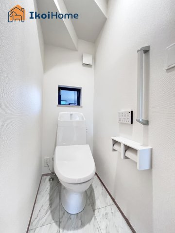 明石市大久保町西島　全1棟　新築戸建のトイレ|【ホームページに現地動画掲載中】●年中無休：当日予約可●1階・2階ウォッシュレット付のお手洗いです