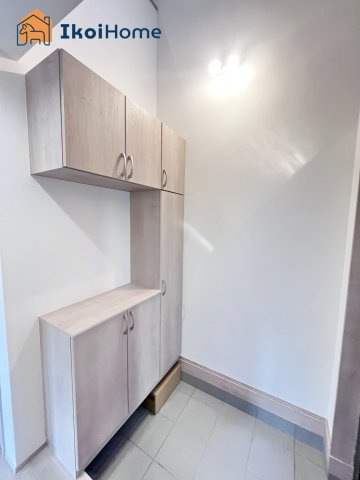 明石市大久保町西島　全1棟　新築戸建の玄関|【ホームページに現地動画掲載中】●年中無休：当日予約可●コの字型の大型靴箱がございます！