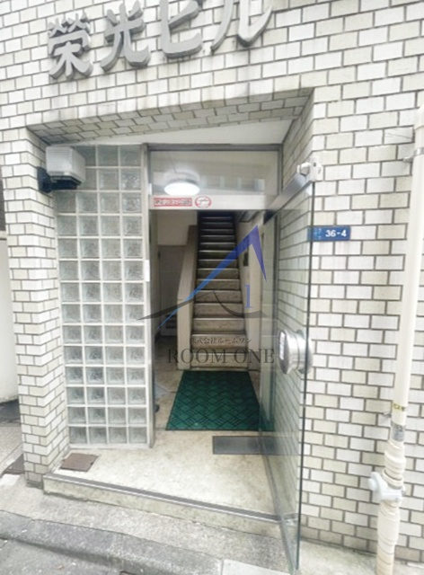 栄光ビルのエントランス|エントランスです。