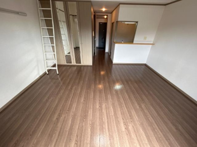 【内装】 | アシュランス | 洋室