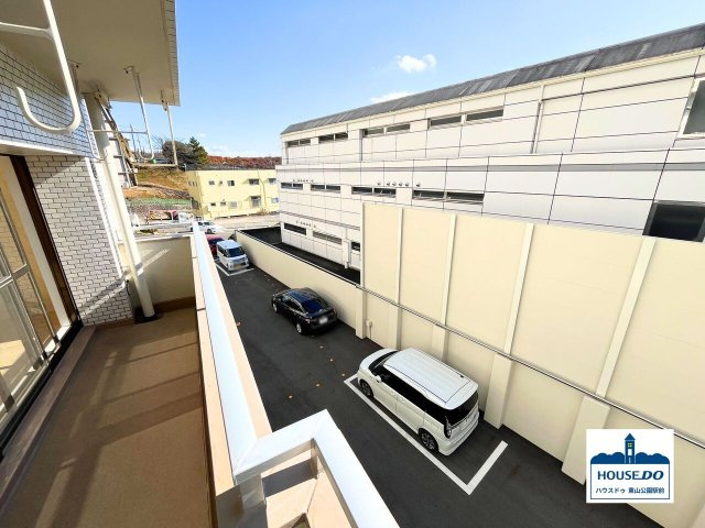 ペット可＆LDK20帖超え！サンハイツ八事ふじみB棟のバルコニー|南向きのバルコニーは、洗濯物も早く乾きそう！
