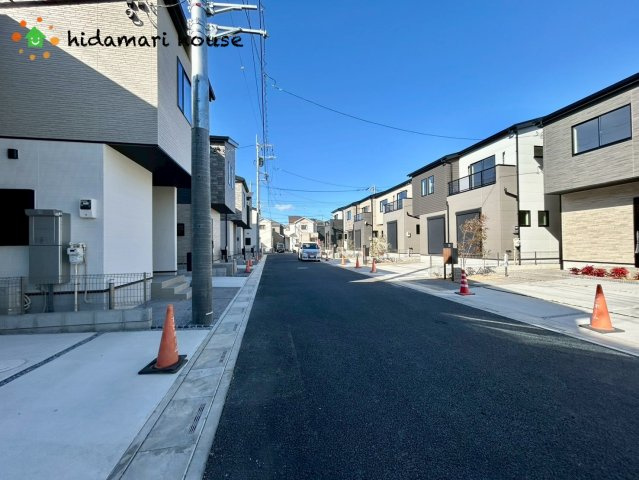 大宮指扇Southside　新築戸建　Jの前面道路含む現地写真