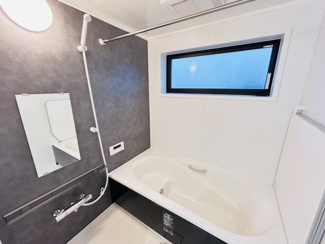 【浴室】 | 佐倉市六崎　中古戸建　佐倉駅 | 快適に利用できる浴室暖房乾燥機付き！
1年通して快適にご利用できヒートショックのリスクも軽減できます。