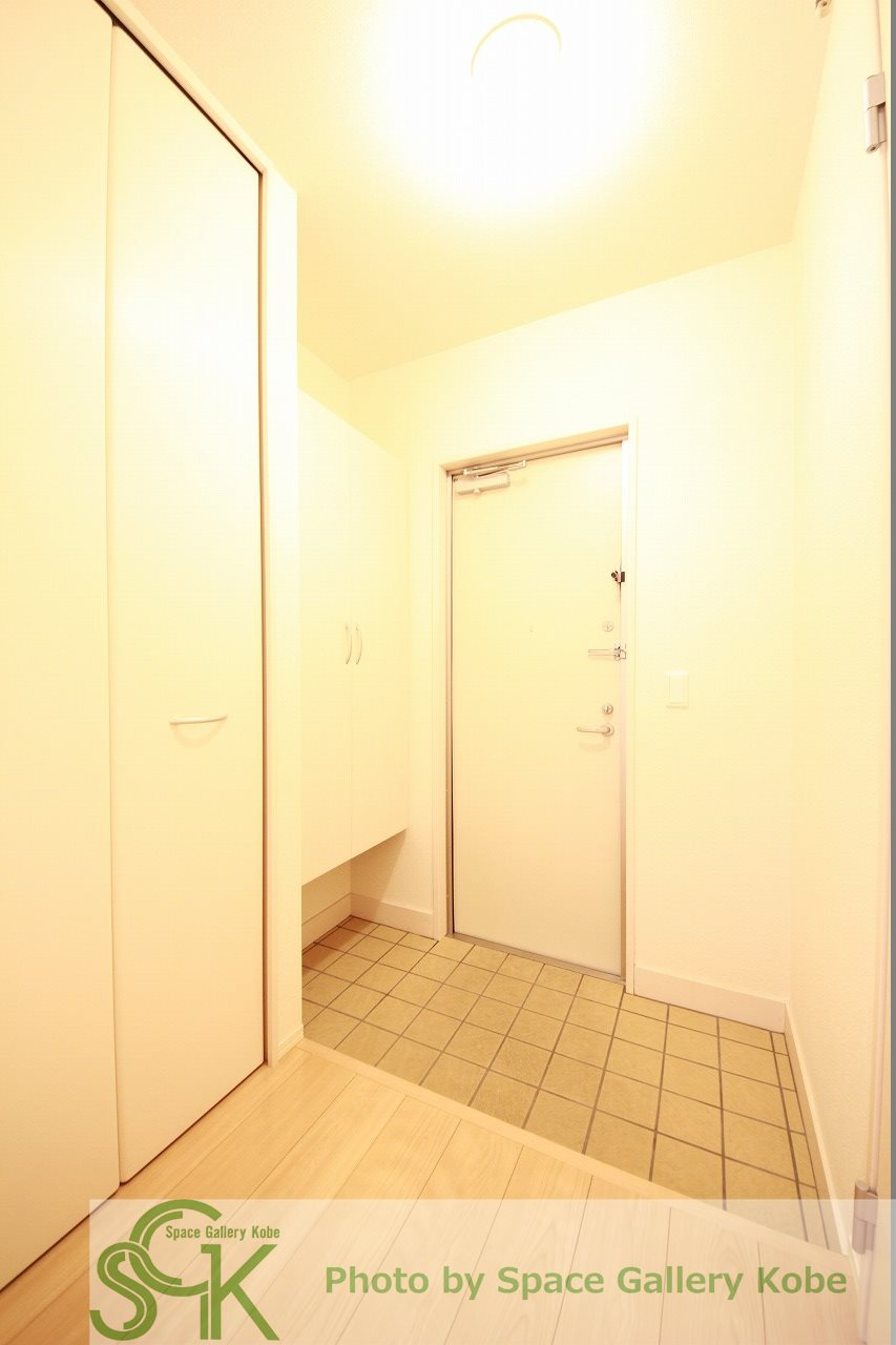 秋定様戸建の玄関