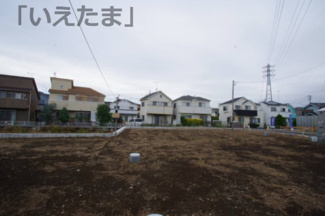 【外観】 | 【仲介手数料無料！！】府中市日新町5丁目　新築戸建て（全19棟）F号棟　4490万円 | 令和７年10月25日撮影　建築中