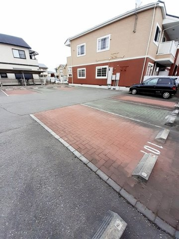 サンセール・エタンの駐車場