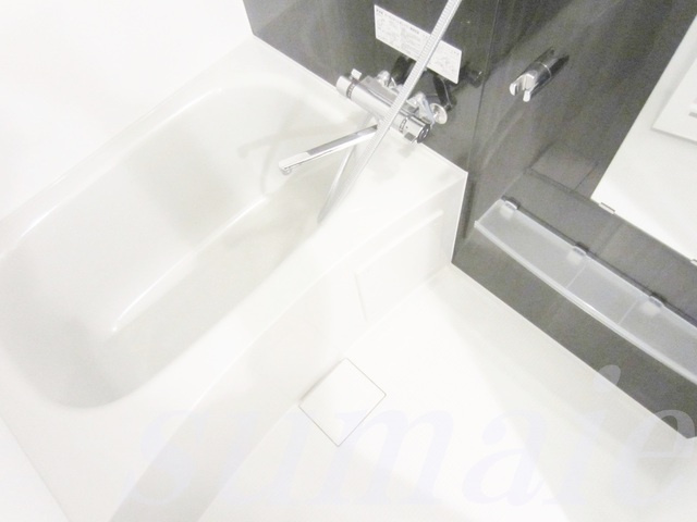 ＤＩＰＳ東十条の浴室|シャンプーなどが置ける棚があります★