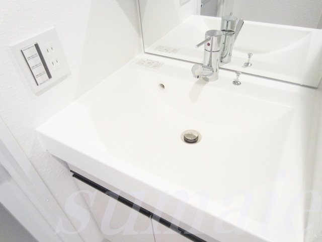 ＤＩＰＳ東十条の洗面所|洗面台にも収納ついてます♪