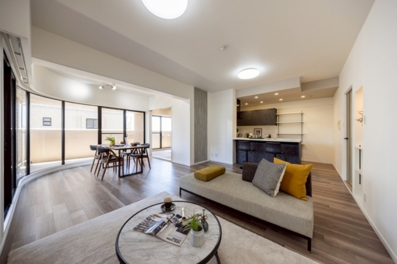 ハイネス東灘の居間・リビング